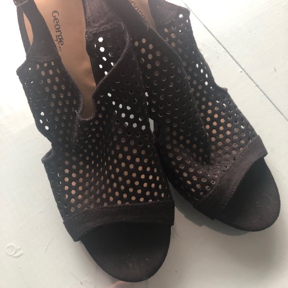 Black sandals, size 8, never worn, George - Picture 2 of 3